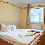 度假居 Familienpark Senftenberger 圣弗顿堡