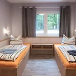 Familienpark Senftenberger 度假居 圣弗顿堡